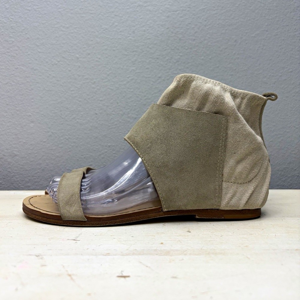 Belle By Sigerson Morrison Beige Leather Slip-On Flat Sandals Size 6